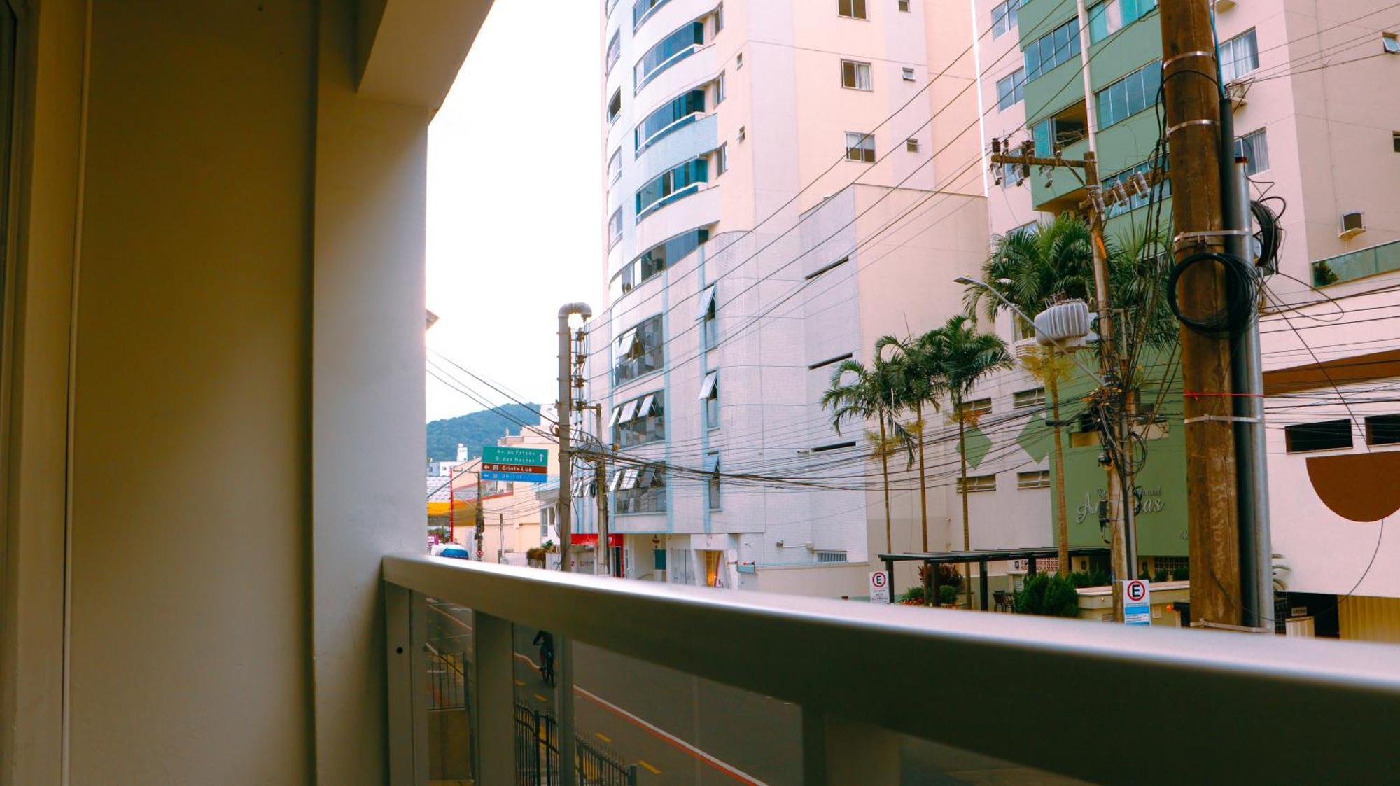 Apartamento Apartamento 6 Pessoas - Proximo Ao Mar - Wi-fi - Netflix - 2tvs Smart